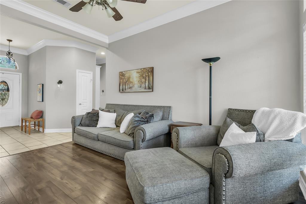 5613 Landsdown Drive Waco, TX 76708 - Photo 12 of 27 a living room with furniture and a couch