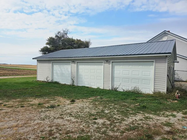 $190,000 | 174 Rockyford Road, Sublette, IL 61367