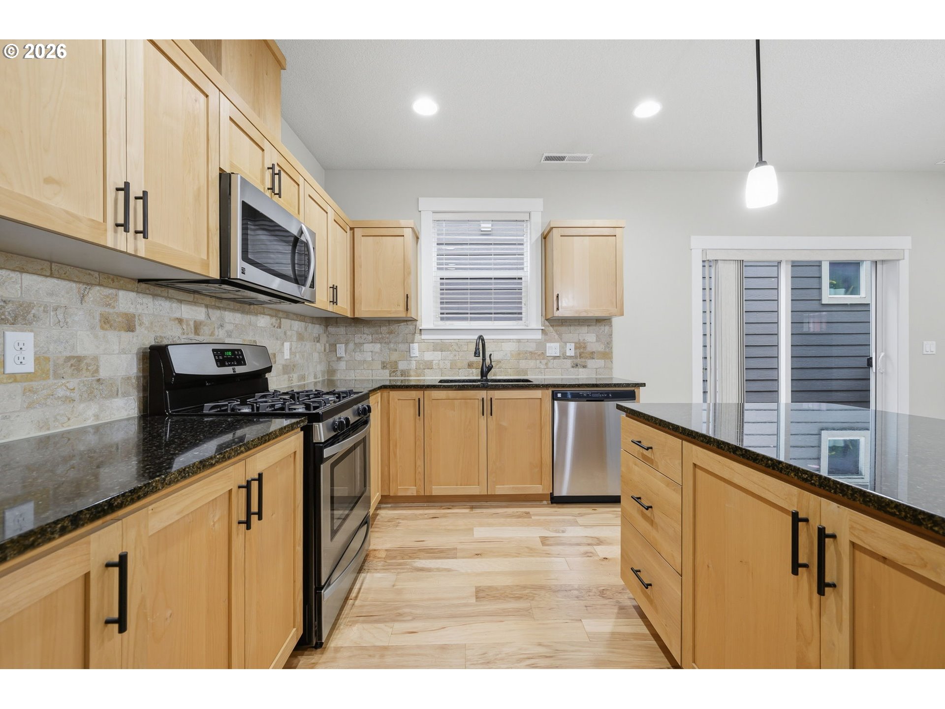 254 Southwest 204th Terrace Beaverton, OR 97006 - Photo 12 of 39 Kitchen