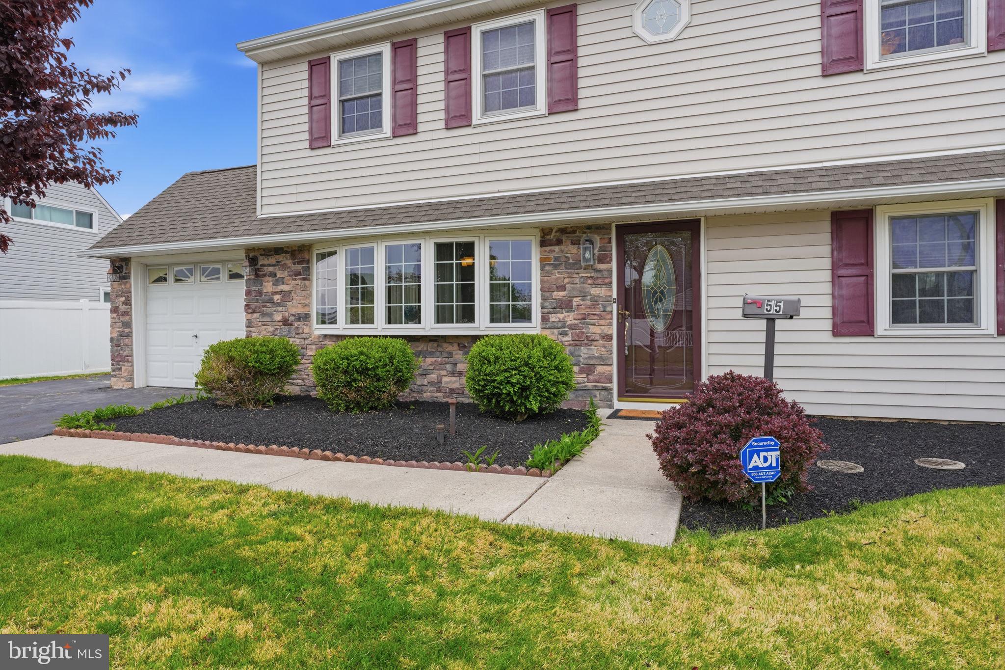 55 Canoebirch Road Levittown, PA 19057 - Photo 4 of 36 Gallery Image 4