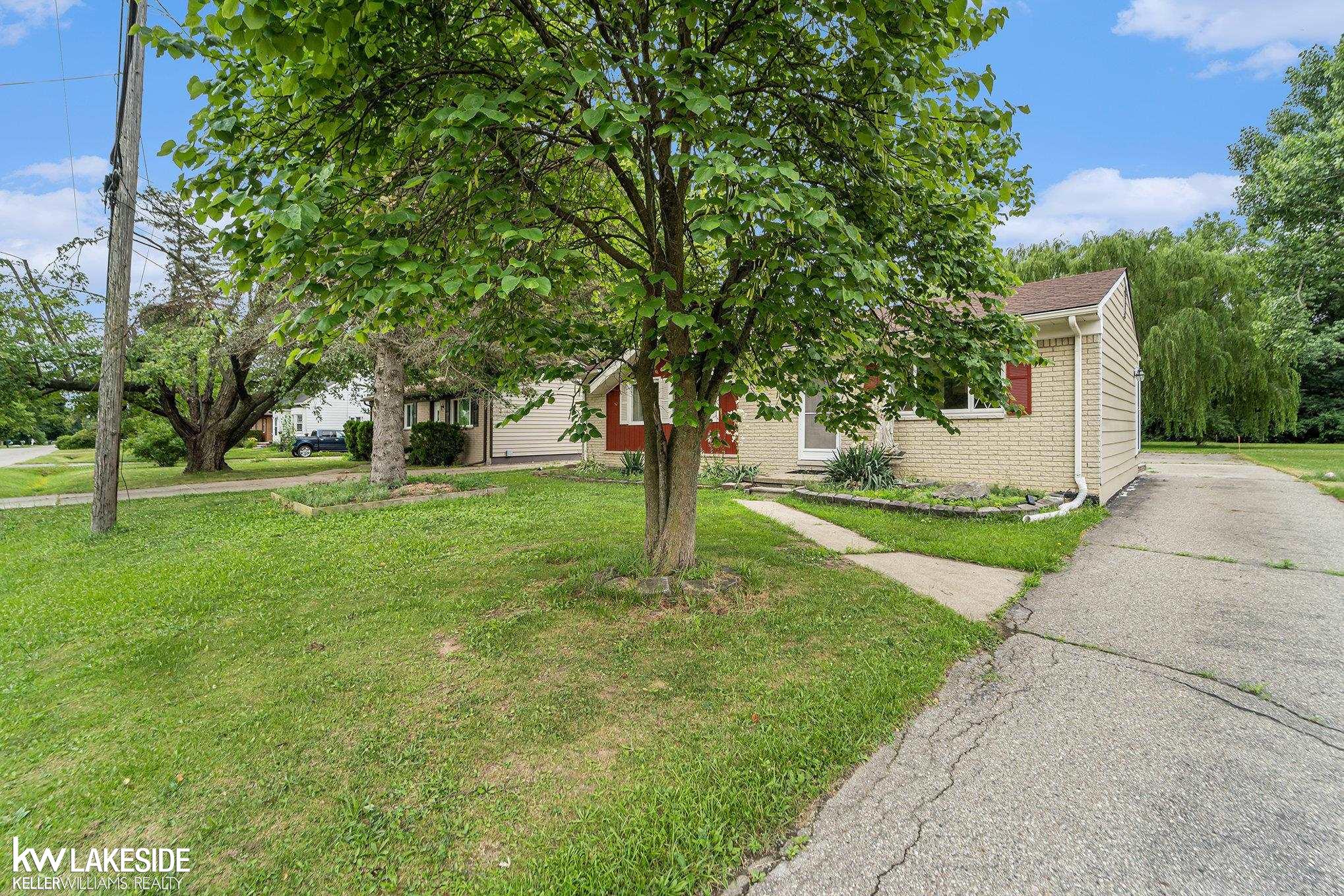 2692 Wisconsin Road Troy, MI 48083 - Photo 3 of 26