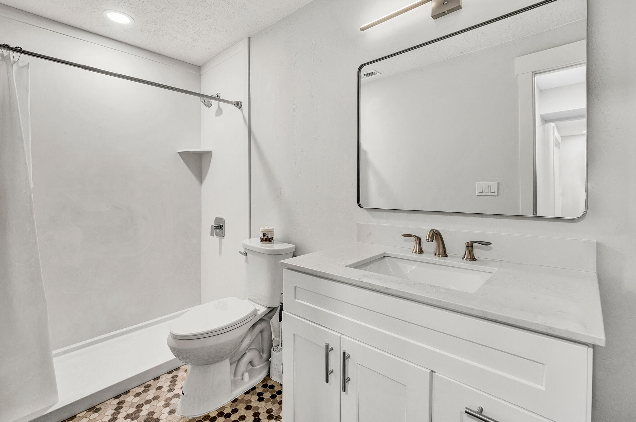 763 East Fiddlers Canyon Road Cedar City, UT 84721 - Photo 31 of 35 Downstairs Bathroom 4