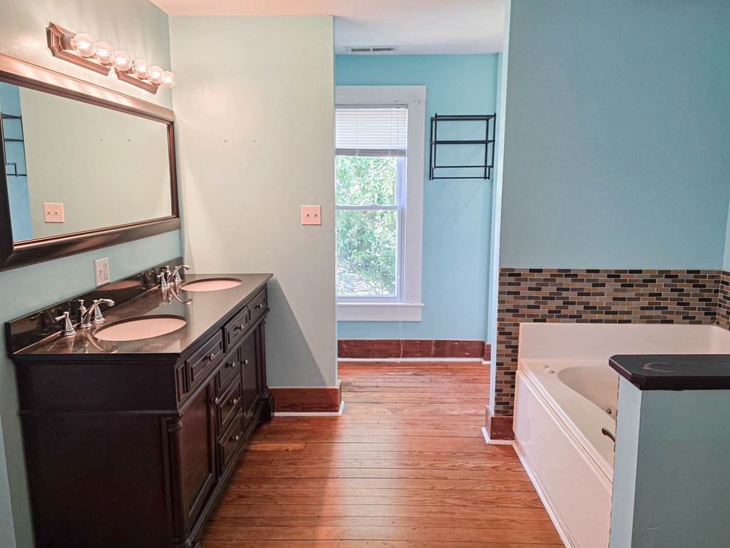 7781 Seaside Road Nassawadox, VA 23413 - Photo 21 of 49