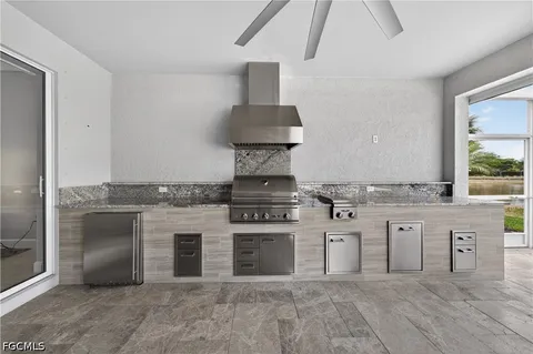 $525,900 | 20014 Parrot Key Court, Estero, FL 33928