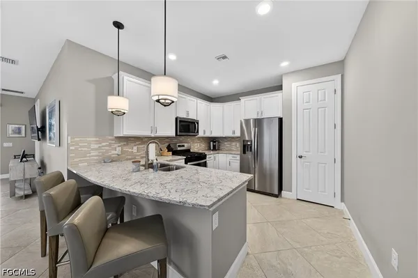 $525,900 | 20014 Parrot Key Court, Estero, FL 33928