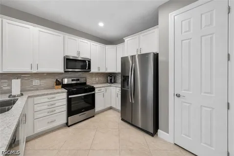 $525,900 | 20014 Parrot Key Court, Estero, FL 33928