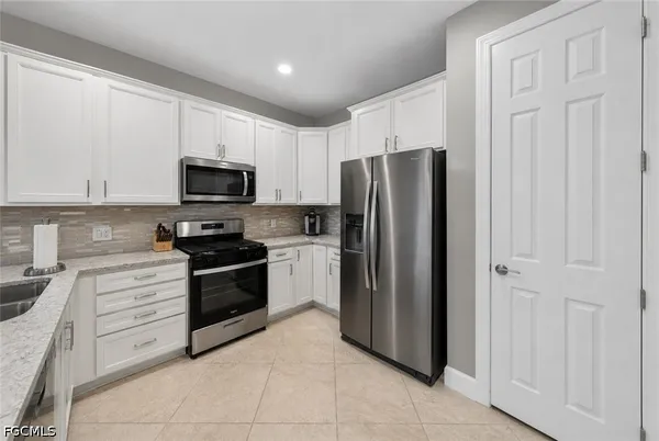 $525,900 | 20014 Parrot Key Court, Estero, FL 33928