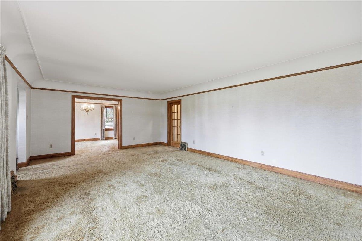 1016 East Overbluff Road Spokane, WA 99203 - Photo 7 of 42
