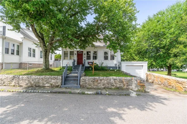 $525,000 | 30 Greenville Avenue, North Providence, RI 02911