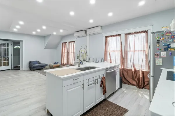 $525,000 | 30 Greenville Avenue, North Providence, RI 02911
