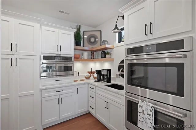 $3,890,000 | 1603 Grand View Drive, Sunrise Beach, MO 65079