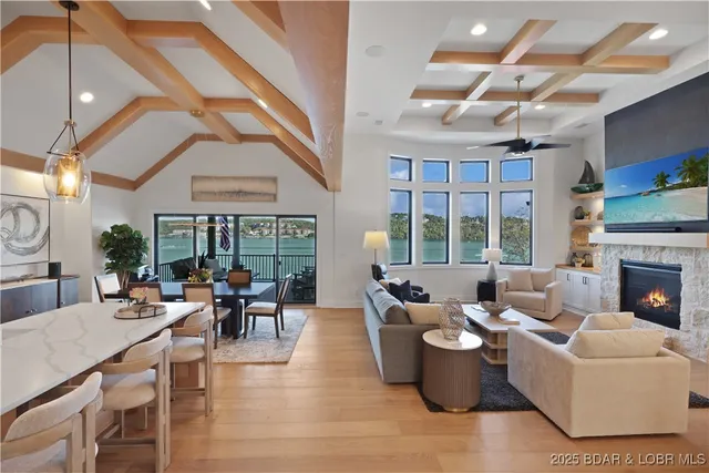 $3,890,000 | 1603 Grand View Drive, Sunrise Beach, MO 65079