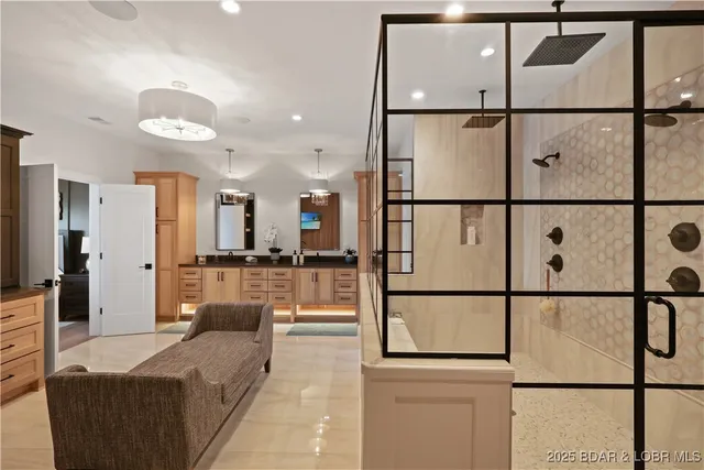 $3,890,000 | 1603 Grand View Drive, Sunrise Beach, MO 65079