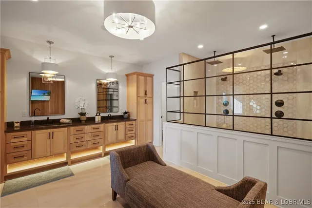 $3,890,000 | 1603 Grand View Drive, Sunrise Beach, MO 65079