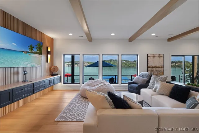 $3,890,000 | 1603 Grand View Drive, Sunrise Beach, MO 65079