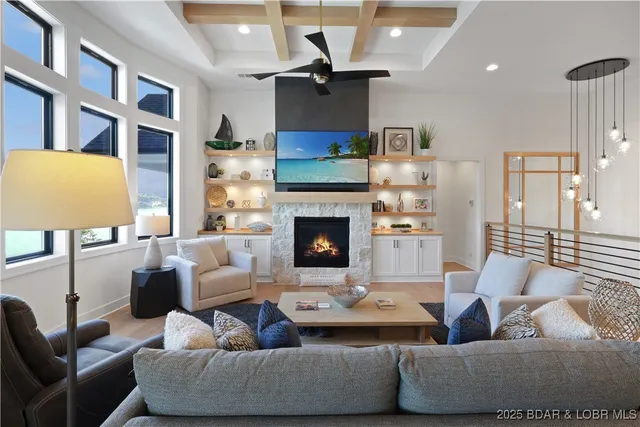 $3,890,000 | 1603 Grand View Drive, Sunrise Beach, MO 65079