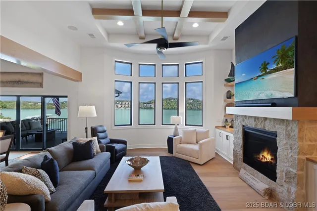 $3,890,000 | 1603 Grand View Drive, Sunrise Beach, MO 65079