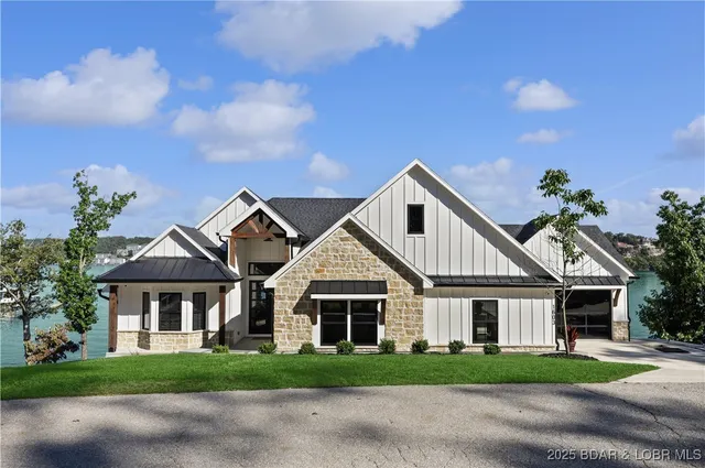 $3,890,000 | 1603 Grand View Drive, Sunrise Beach, MO 65079