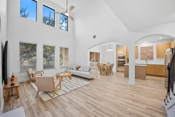 $729,000 | 313 El Socorro Lane, Austin, TX 78732