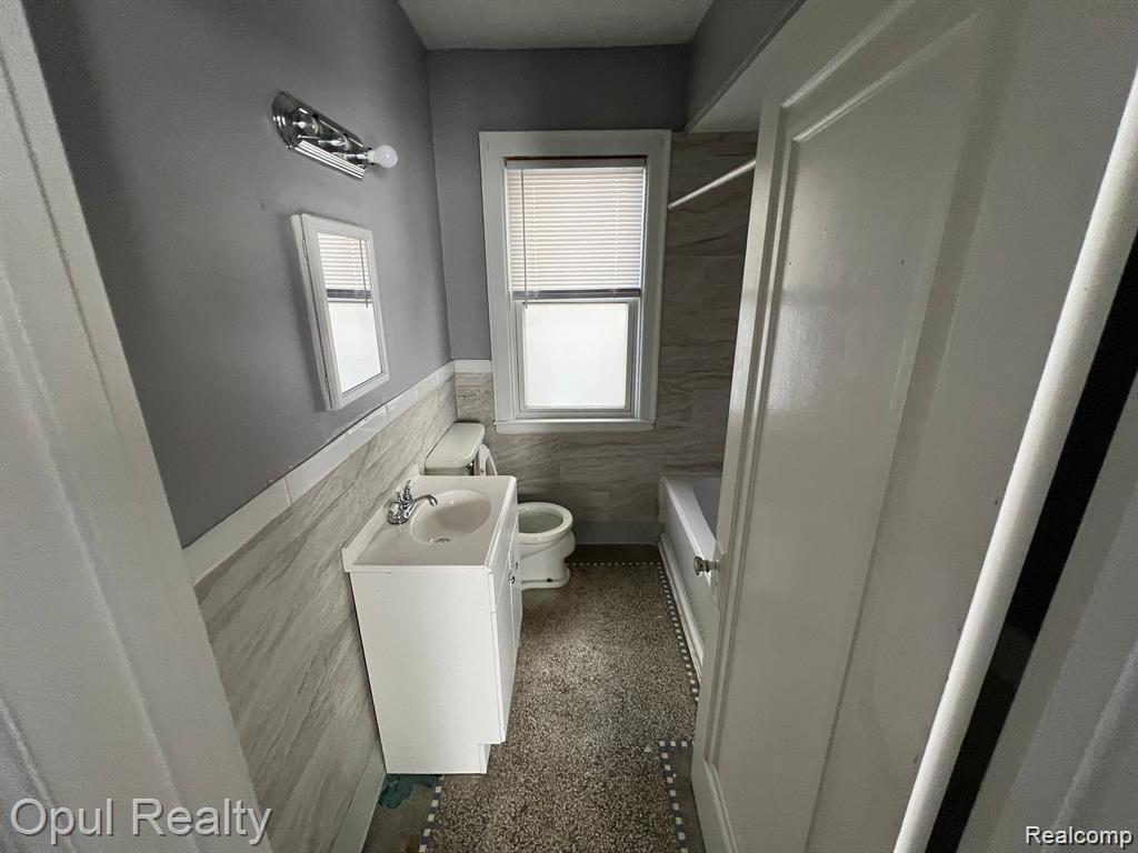 6525 Ternes Dearborn, MI 48126 - Photo 7 of 15