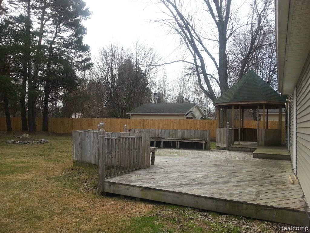4050 Parker Road Fort Gratiot, MI 48059 - Photo 37 of 47 20150413_104834.jpg
