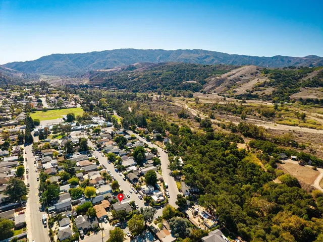 $1,199,000 | 386 Larmier Avenue, Oak View, CA 93022