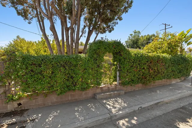 $1,125,000 | 386 Larmier Avenue, Oak View, CA 93022