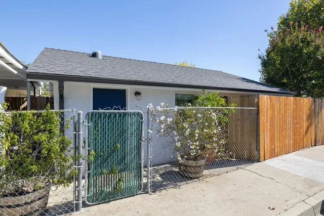 $1,125,000 | 386 Larmier Avenue, Oak View, CA 93022