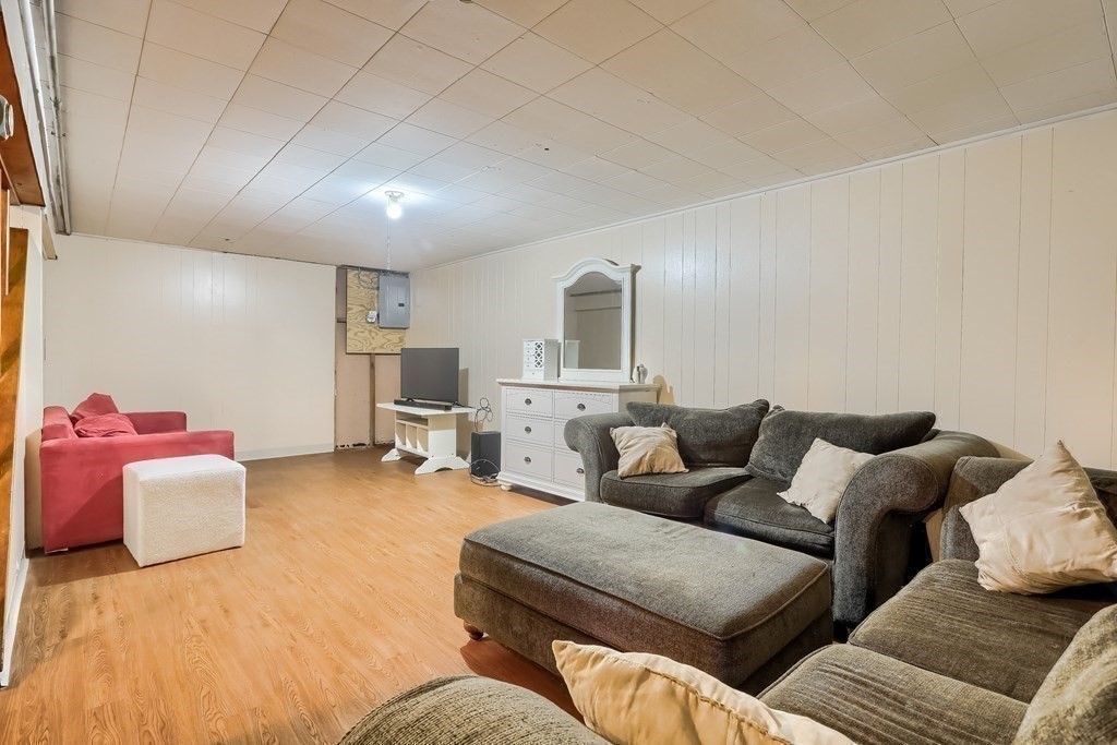 90 Pleasant Street Bellingham, MA 02019 - Photo 18 of 23