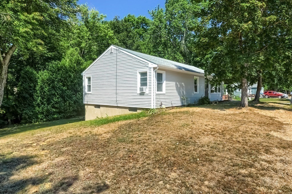 90 Pleasant Street Bellingham, MA 02019 - Photo 20 of 23