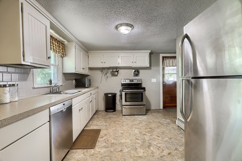 90 Pleasant Street Bellingham, MA 02019 - Photo 2 of 23