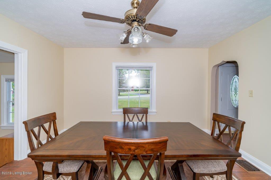 4400 Lowe Road Louisville, KY 40220 - Photo 37 of 57 Dining room