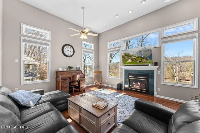 $1,175,000 | 24 Northcove Estates Drive, Greenback, TN 37742