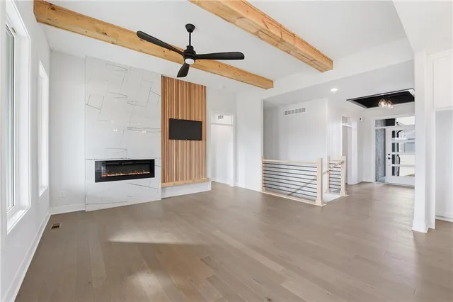 $555,000 | 19101 Library Drive, Weston, MO 64098