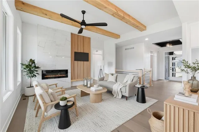 $555,000 | 19101 Library Drive, Weston, MO 64098