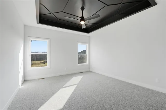 $555,000 | 19101 Library Drive, Weston, MO 64098