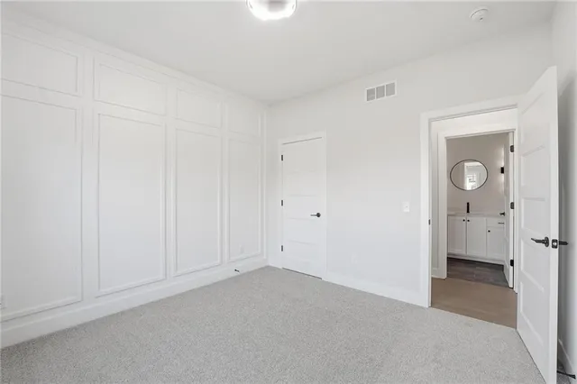 $555,000 | 19101 Library Drive, Weston, MO 64098