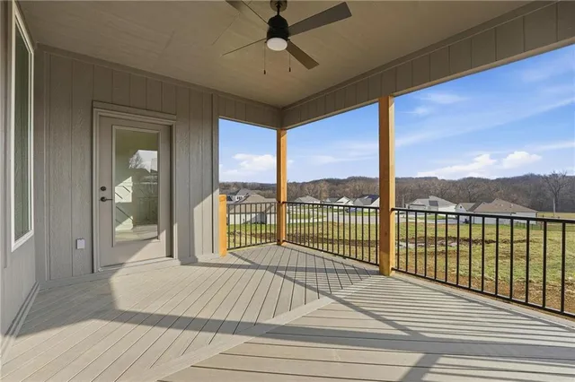 $555,000 | 19101 Library Drive, Weston, MO 64098