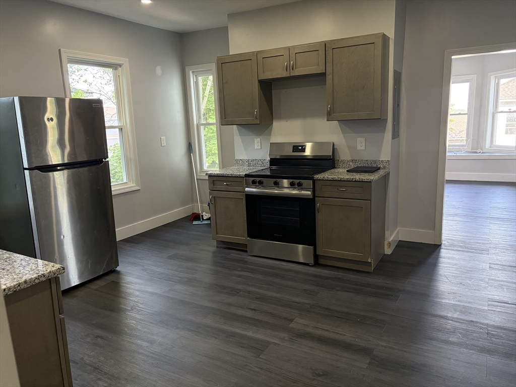 19 Rodney Street, Unit 2 Worcester, MA 01605 - Photo 3 of 5
