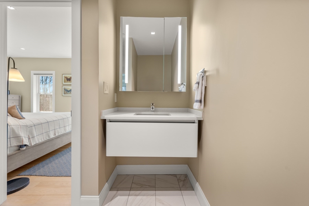 21 Crowninshield Road, Unit 21 Brookline, MA 02446 - Photo 13 of 26