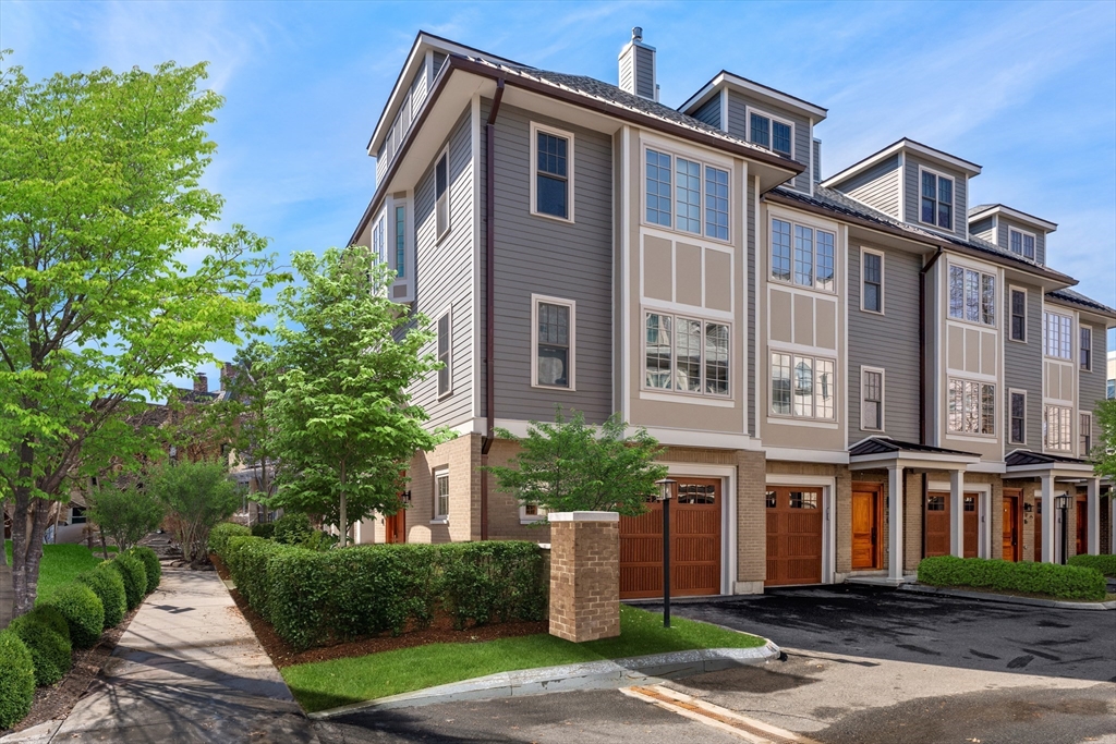 21 Crowninshield Road, Unit 21 Brookline, MA 02446 - Photo 24 of 26