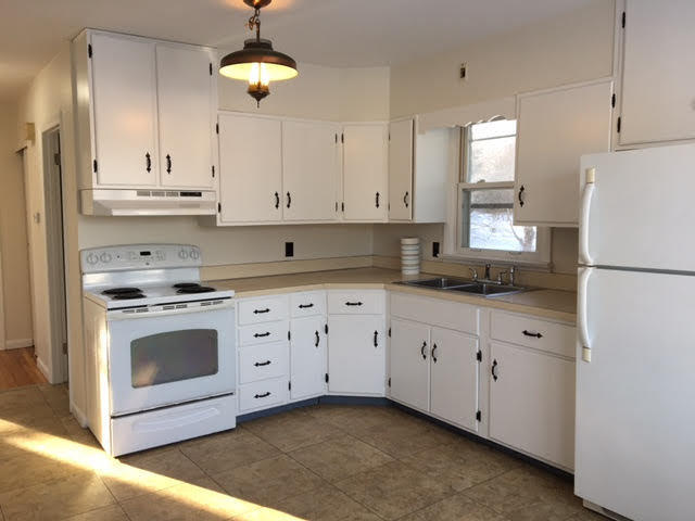 41 Roxbury Street Thomaston, ME 04861 - Photo 3 of 24 Kitchen