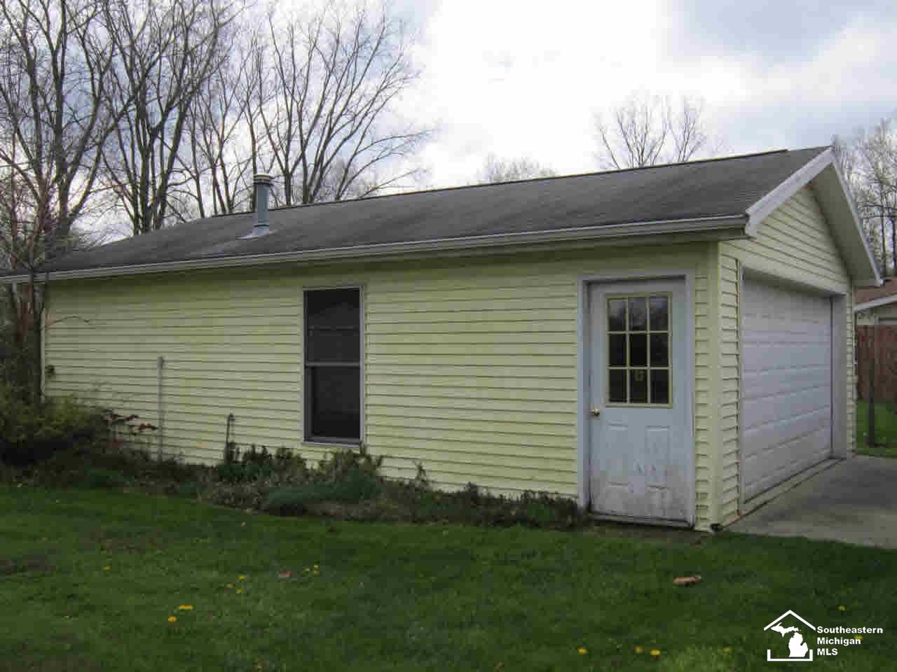 9770 Summerfield Road Temperance, MI 48182 - Photo 5 of 20 Detached Garage
