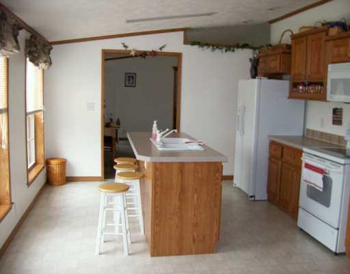 117 Colonial Road Kittanning, PA 16201 - Photo 3 of 8 Kitchen.