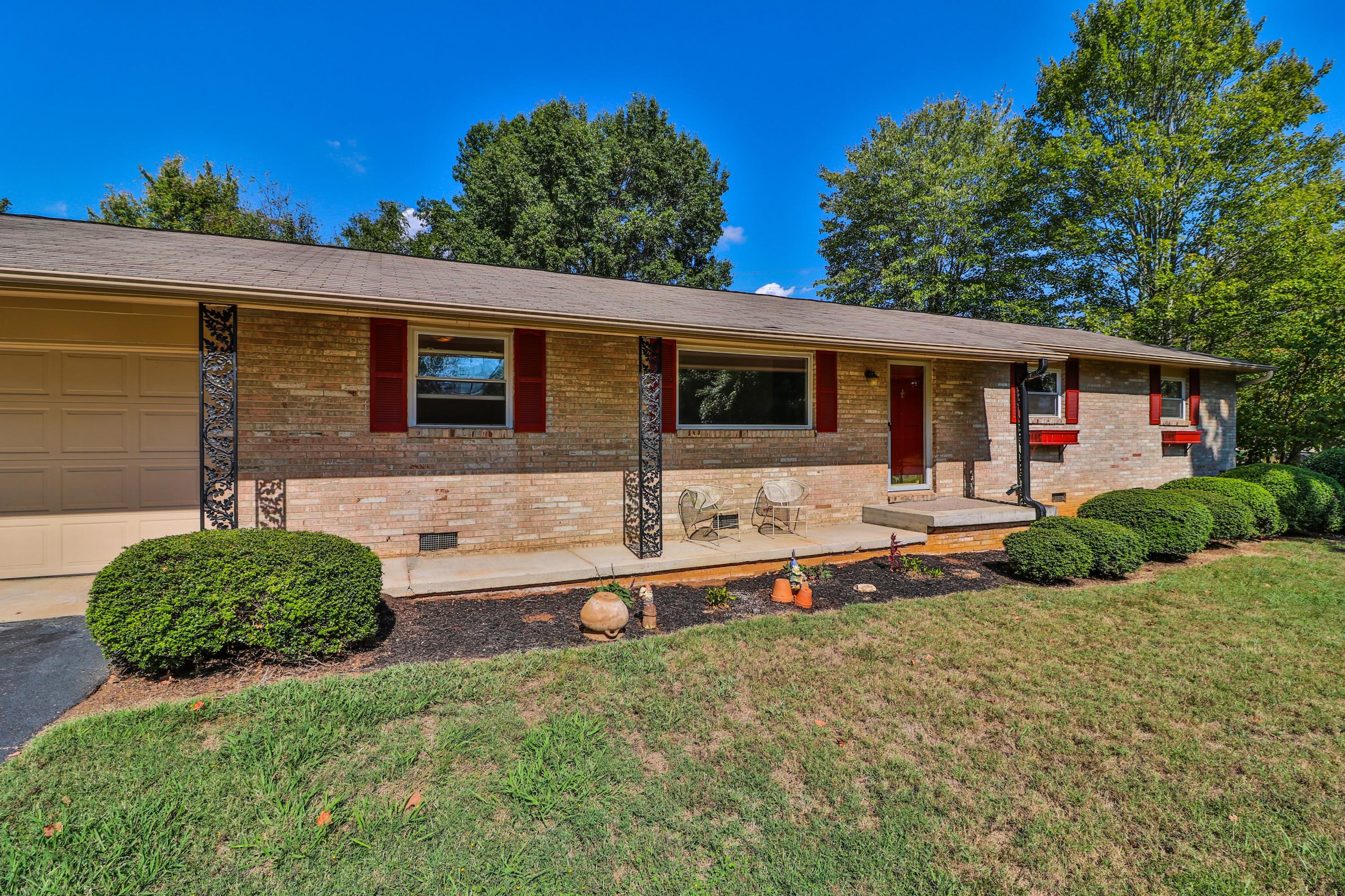 900 Ponder Road Northwest Knoxville, TN 37923 - Photo 2 of 24 IMG_0863