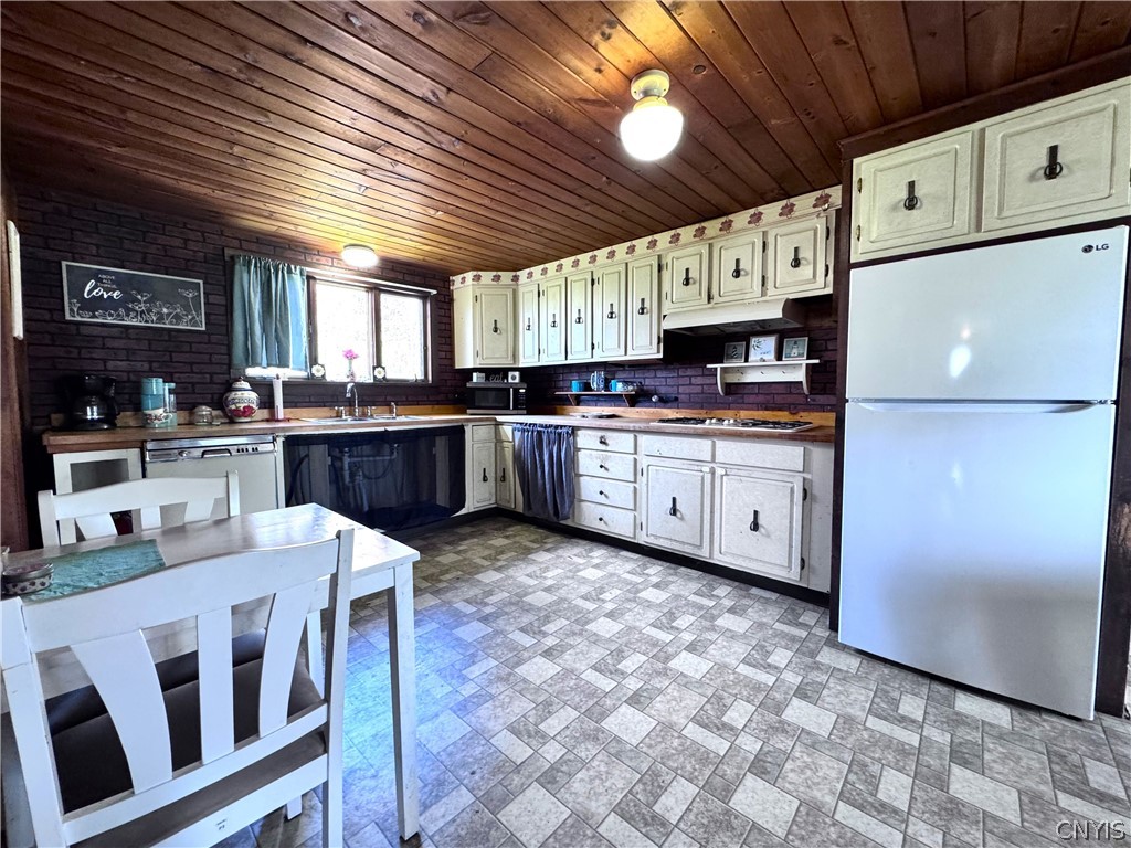 933 Hillsboro Road Camden, NY 13316 - Photo 16 of 41