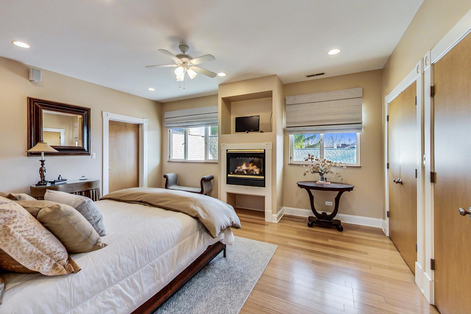 1225 Harms Road Glenview, IL 60025 - Photo 40 of 96 Gallery Image 40