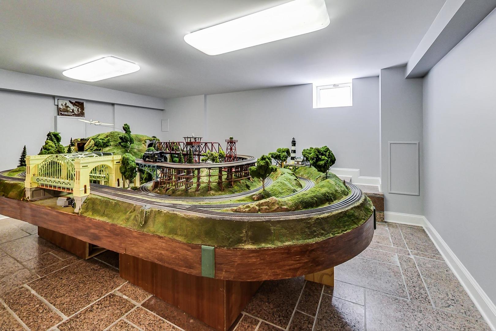 1225 Harms Road Glenview, IL 60025 - Photo 72 of 96 Gallery Image 72