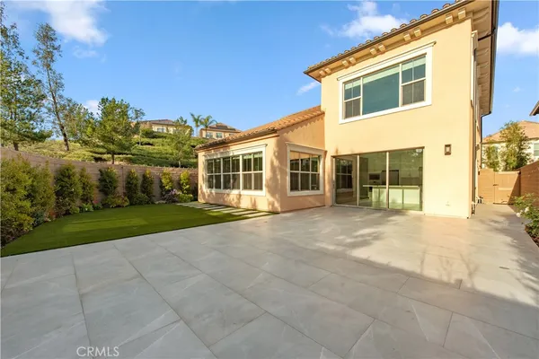 $7,500 | 201 Evaroad, Irvine, CA 92602