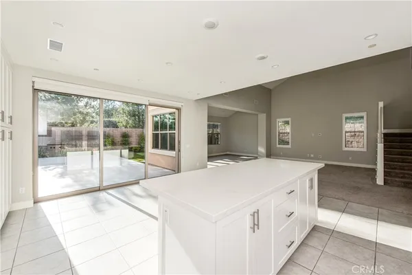 $7,500 | 201 Evaroad, Irvine, CA 92602